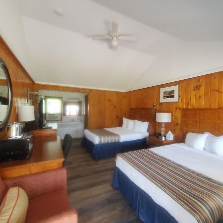 סיינט איגנס Bayview Lakefront Inn מראה חיצוני תמונה