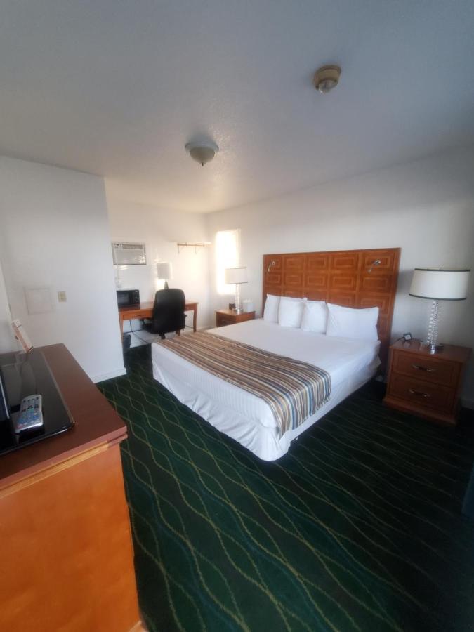 סיינט איגנס Bayview Lakefront Inn מראה חיצוני תמונה